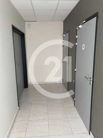 Bureaux à louer - 111.0 m2 - 07 - Ardeche