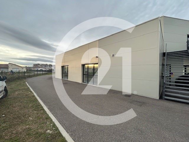 Local commercial à louer - 111.0 m2 - 26 - Drome