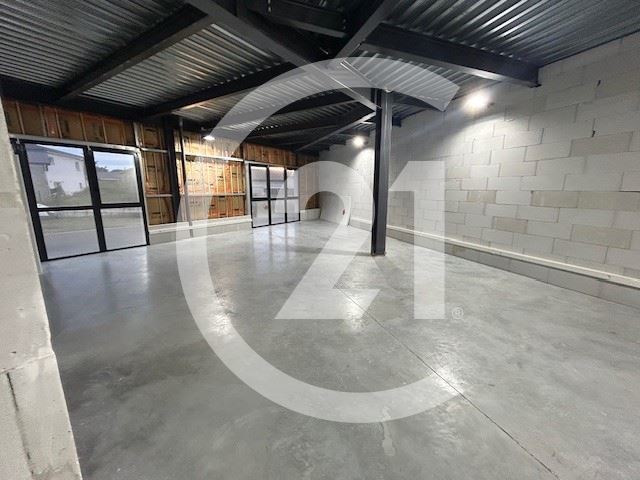 Local commercial à louer - 111.0 m2 - 26 - Drome