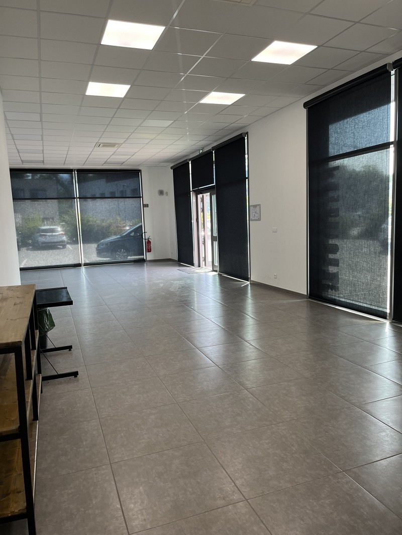 Tous commerces à louer - 235.0 m2 - 74 - Haute-Savoie