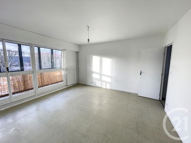 Appartement F3 à louer - 3 pièces - 63 m2 - Melun - 77 - ILE-DE-FRANCE