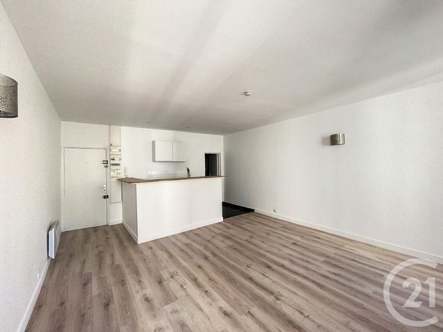 Appartement Studio à louer - 1 pièce - 32,62 m2 - Melun - 77 - ILE-DE-FRANCE