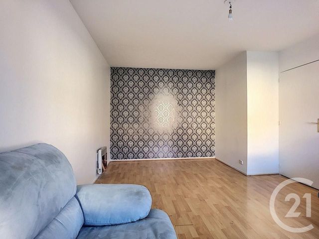 Appartement F2 à louer - 2 pièces - 48,90 m2 - Melun - 77 - ILE-DE-FRANCE