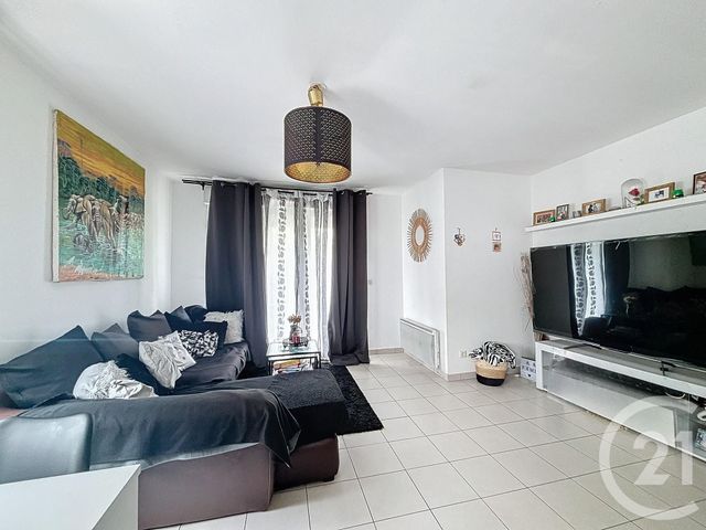 Appartement F3 à vendre - 3 pièces - 61 m2 - Savigny Le Temple - 77 - ILE-DE-FRANCE