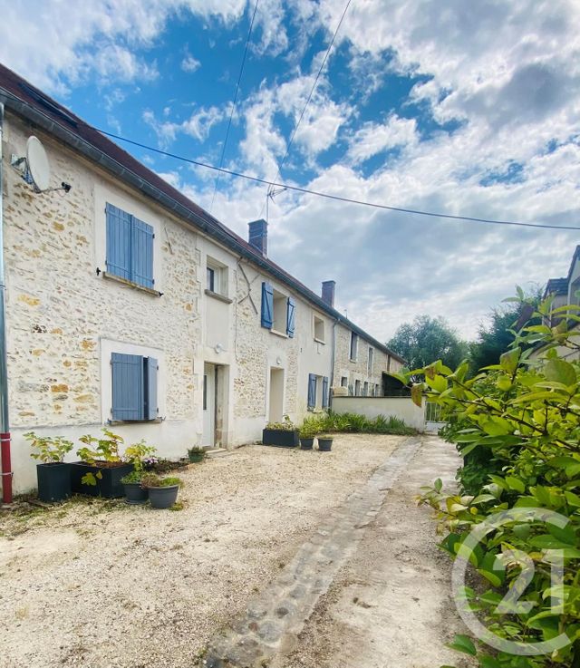 Maison à louer - 4 pièces - 84,60 m2 - St Georges Sur Baulche - 89 - BOURGOGNE