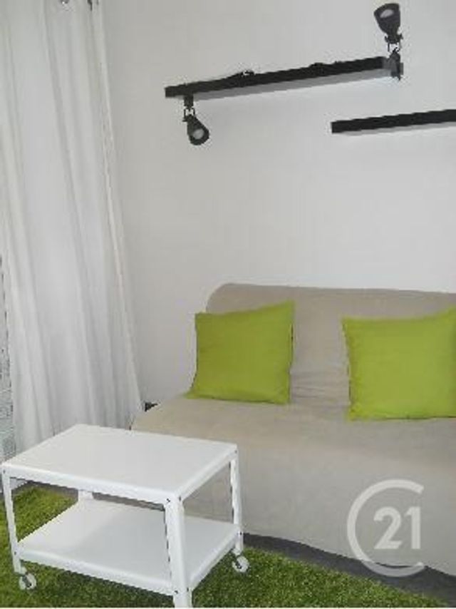 Appartement F1 à louer - 1 pièce - 14 m2 - Montlucon - 03 - AUVERGNE