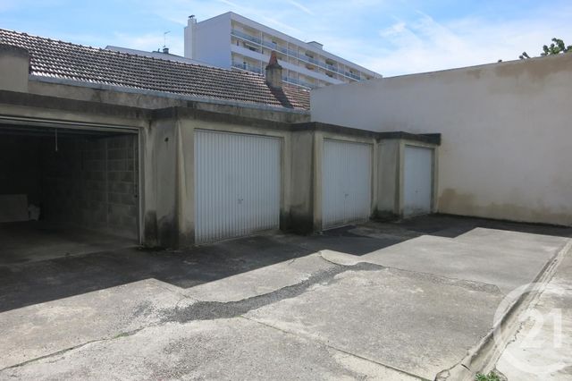 Parking à louer - 12 m2 - Montlucon - 03 - AUVERGNE