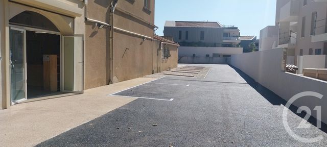 Local commercial à louer - 94.0 m2 - 34 - Herault