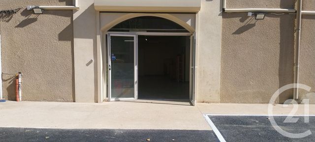 Local commercial à louer - 94.0 m2 - 34 - Herault