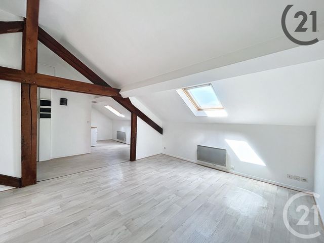 Appartement F2 à louer - 2 pièces - 37 m2 - Montereau Fault Yonne - 77 - ILE-DE-FRANCE