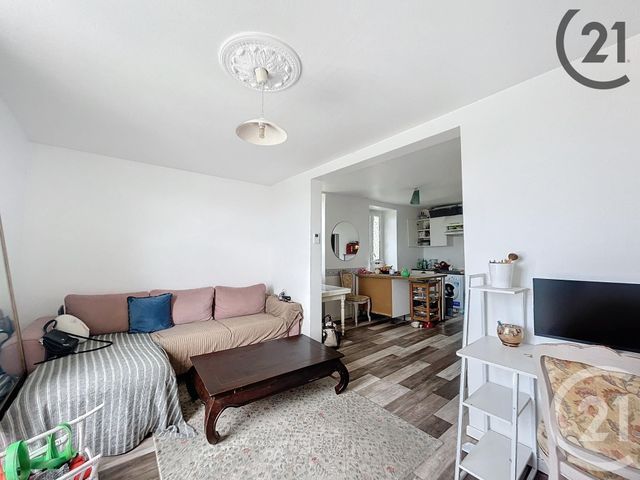 Appartement Duplex à louer - 3 pièces - 52 m2 - Montereau Fault Yonne - 77 - ILE-DE-FRANCE