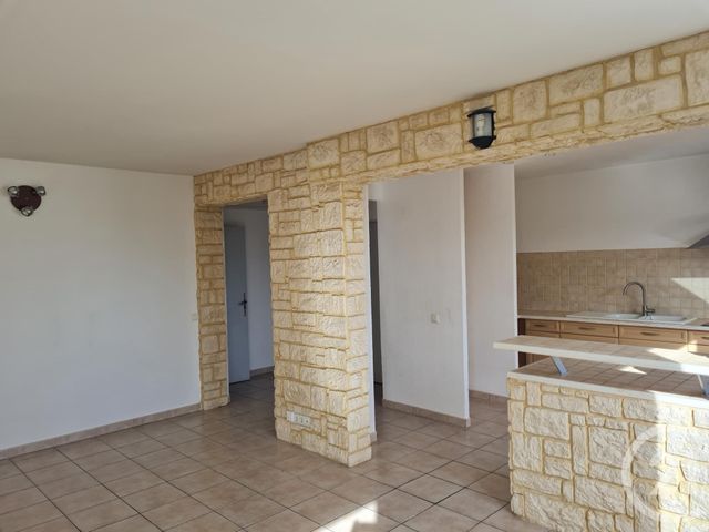 Appartement T4 à louer - 4 pièces - 79,12 m2 - Marignane - 13 - PROVENCE-ALPES-COTE-D-AZUR