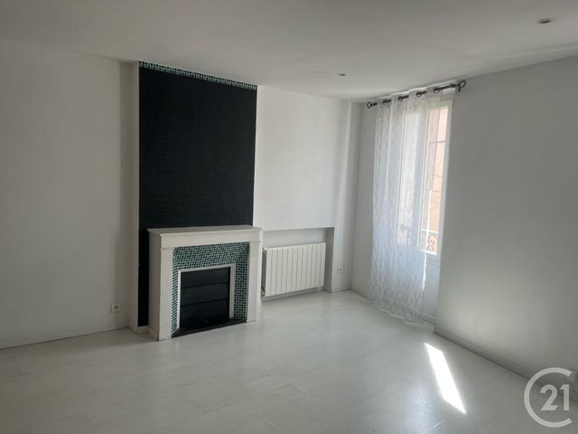 Appartement T3 à louer - 3 pièces - 83,52 m2 - Tourves - 83 - PROVENCE-ALPES-COTE-D-AZUR