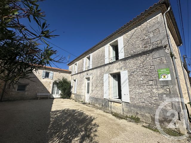 Maison à vendre - 9 pièces - 241 m2 - St Romain De Benet - 17 - POITOU-CHARENTES