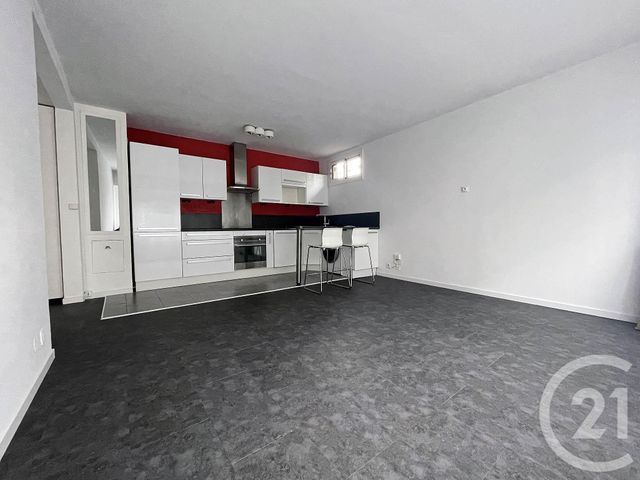 Appartement F2 à louer - 2 pièces - 47,59 m2 - Courbevoie - 92 - ILE-DE-FRANCE