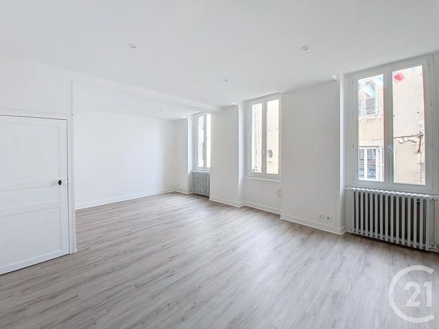 Appartement F3 à louer - 3 pièces - 79,80 m2 - Gannat - 03 - AUVERGNE