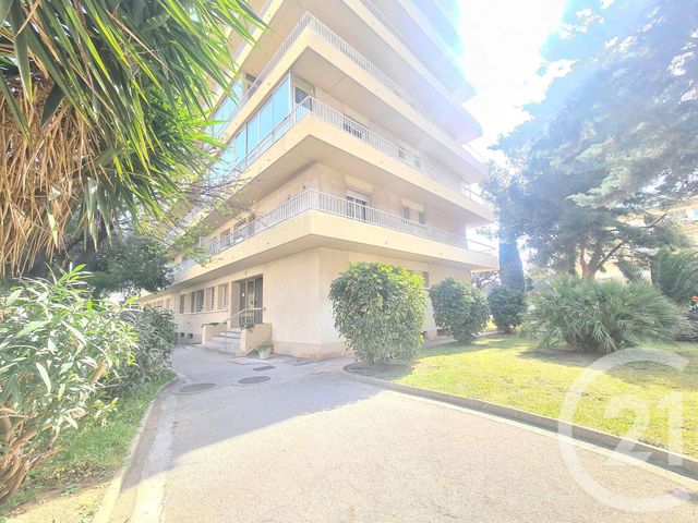 appartement à vendre - 4 pièces - 74,71 m2 - Toulon - 83 - PROVENCE-ALPES-COTE-D-AZUR