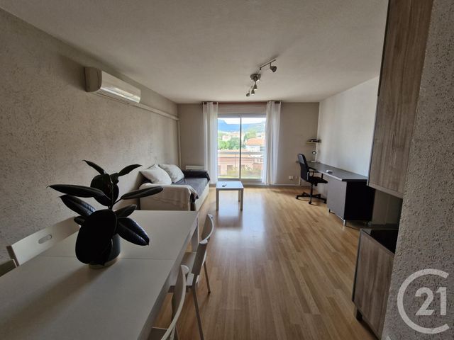 Appartement F2 à louer - 2 pièces - 46,45 m2 - Toulon - 83 - PROVENCE-ALPES-COTE-D-AZUR