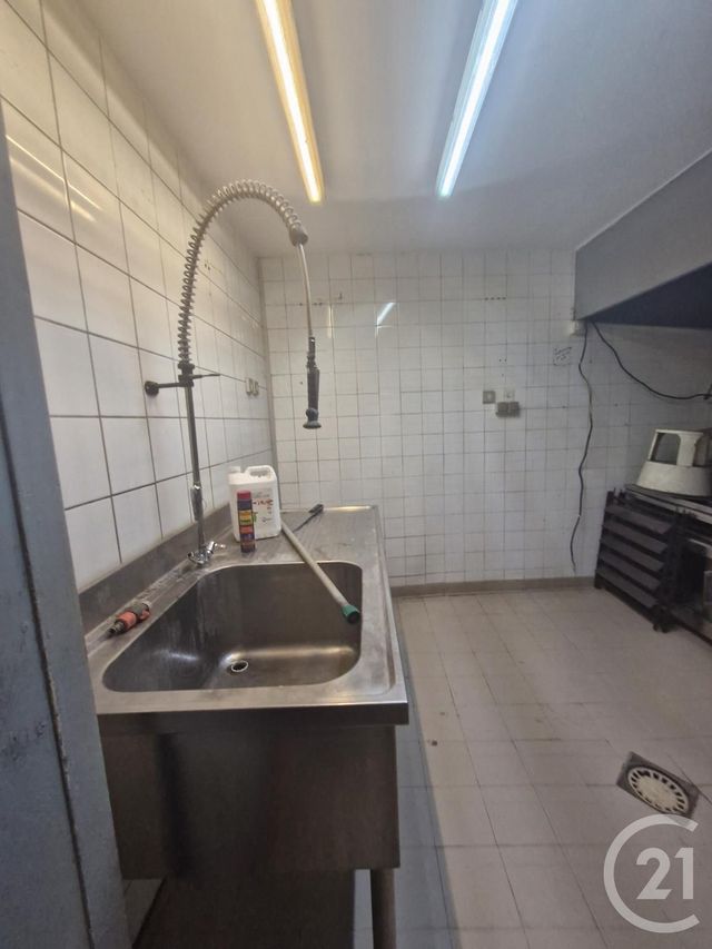 Local commercial à louer - 130.0 m2 - 83 - Var