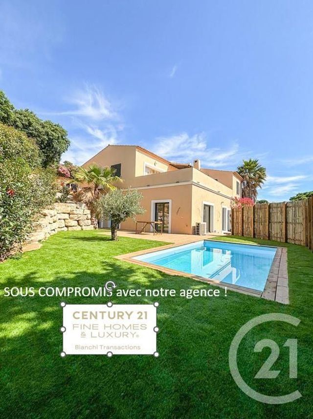 Appartement F3 à vendre - 3 pièces - 97,18 m2 - Cavalaire Sur Mer - 83 - PROVENCE-ALPES-COTE-D-AZUR