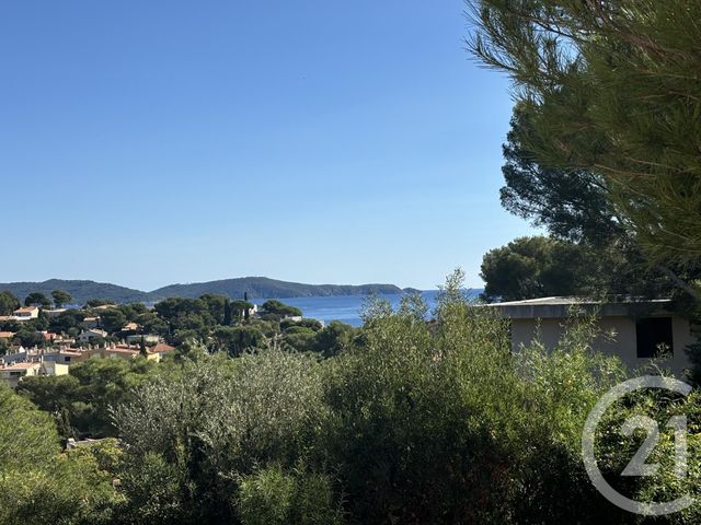 Appartement F3 à vendre - 3 pièces - 81 m2 - Cavalaire Sur Mer - 83 - PROVENCE-ALPES-COTE-D-AZUR