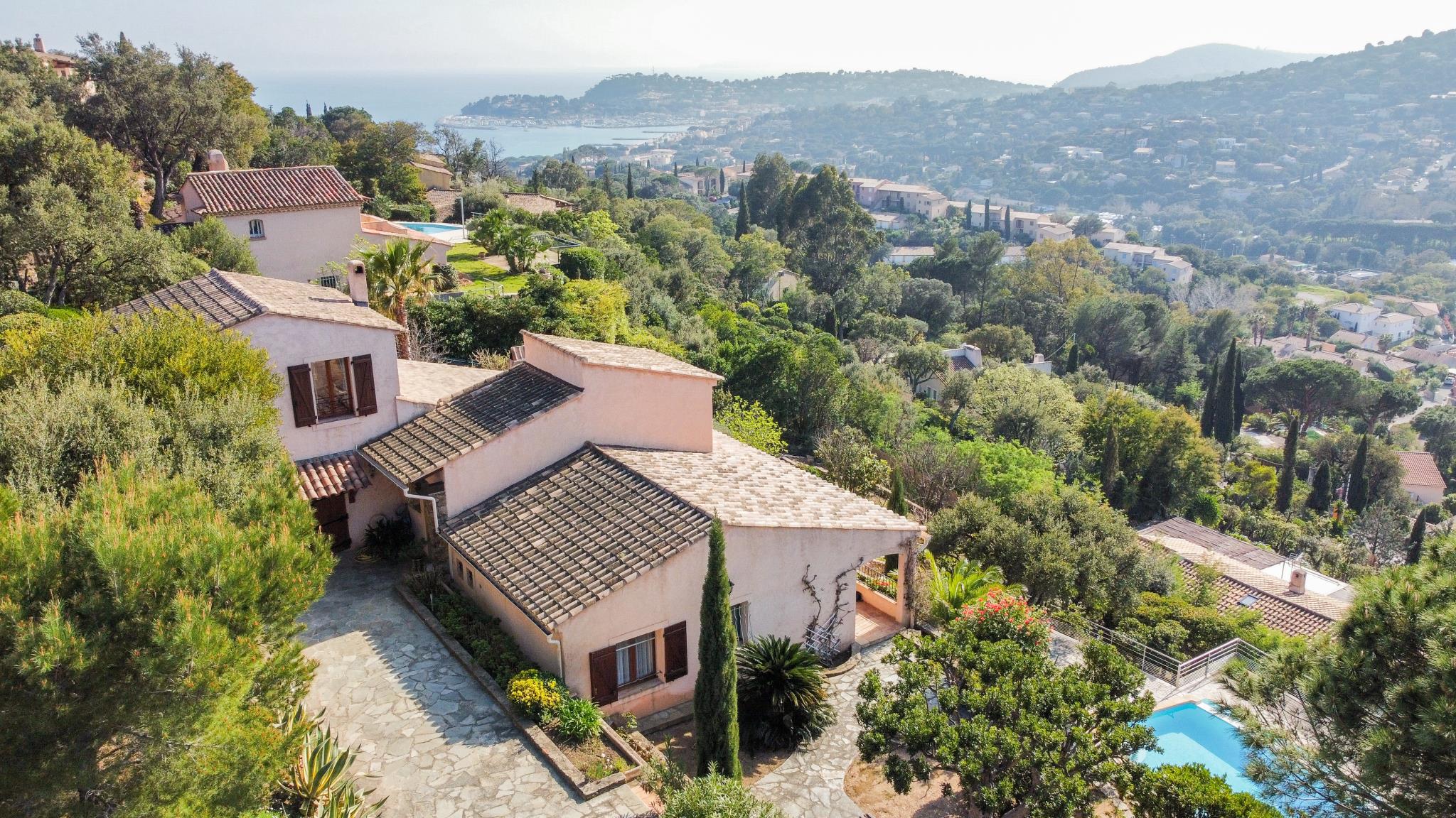 maison  - CAVALAIRE SUR MER- 83