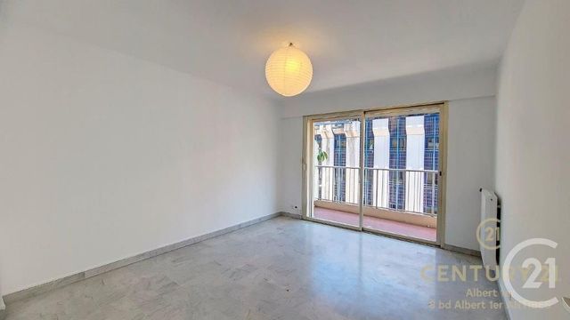 Appartement F1 à louer - 1 pièce - 30,92 m2 - Antibes - 06 - PROVENCE-ALPES-COTE-D-AZUR