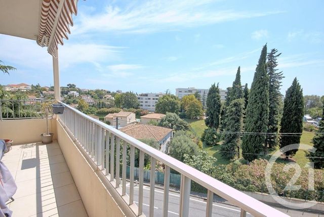 Appartement F3 à louer - 3 pièces - 63,60 m2 - Antibes - 06 - PROVENCE-ALPES-COTE-D-AZUR