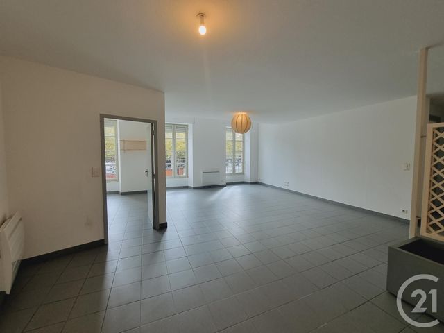 Appartement T3 à louer - 3 pièces - 106,36 m2 - Gaillac - 81 - MIDI-PYRENEES