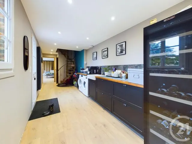 Afficher la photo en grand Maison à vendre - 5 pièces - 234,77 m2 - Chartres - 28 - CENTRE