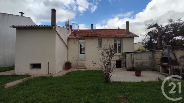 Maison à vendre - 4 pièces - 83 m2 - Saintes - 17 - POITOU-CHARENTES