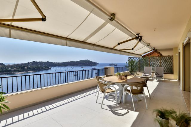 Appartement F3 à vendre - 3 pièces - 97 m2 - Villefranche Sur Mer - 06 - PROVENCE-ALPES-COTE-D-AZUR