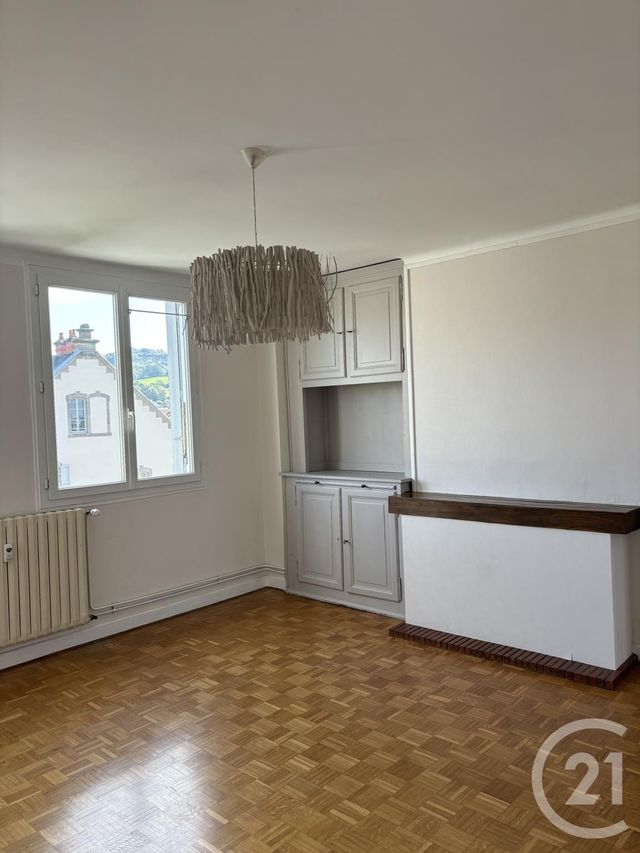 Appartement T3 à louer - 4 pièces - 70 m2 - Aurillac - 15 - AUVERGNE