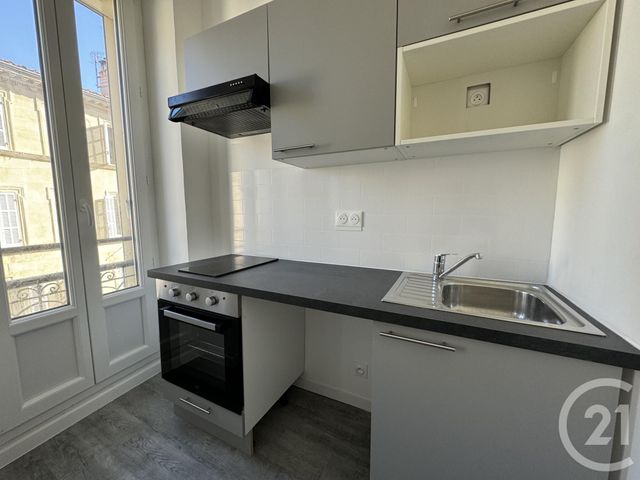Appartement T2 à louer - 2 pièces - 24,34 m2 - Marseille - 13007 - PROVENCE-ALPES-COTE-D-AZUR