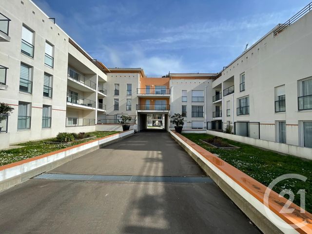 Appartement F3 à vendre - 3 pièces - 76,44 m2 - La Roche Sur Yon - 85 - PAYS-DE-LOIRE