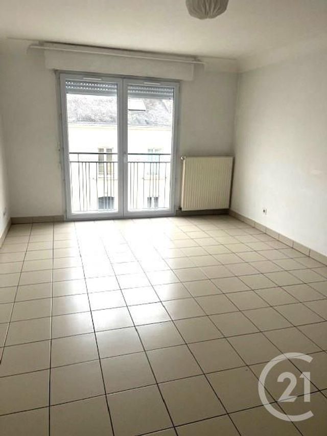 Appartement à louer - 3 pièces - 64 m2 - La Roche Sur Yon - 85 - PAYS-DE-LOIRE