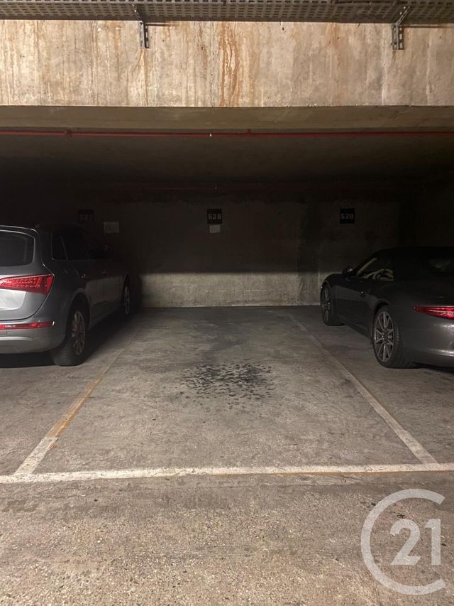 Parking à louer - 17,55 m2 - Paris - 75008 - ILE-DE-FRANCE