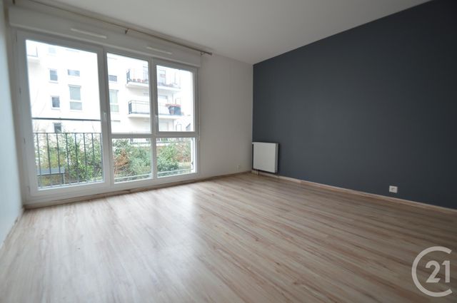 Appartement F4 à louer - 4 pièces - 81,72 m2 - La Plaine St Denis - 93 - ILE-DE-FRANCE