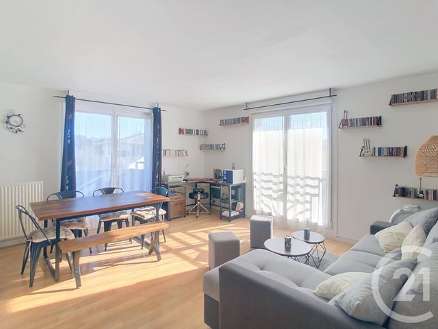 Appartement F4 à vendre - 4 pièces - 74 m2 - Ste Genevieve Des Bois - 91 - ILE-DE-FRANCE