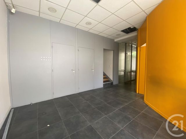 Local commercial à louer - 140.0 m2 - 33 - Gironde