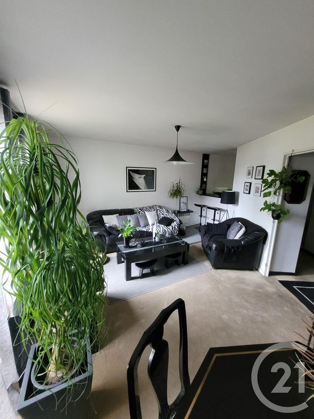 Appartement F4 à vendre - 4 pièces - 77,25 m2 - La Courneuve - 93 - ILE-DE-FRANCE