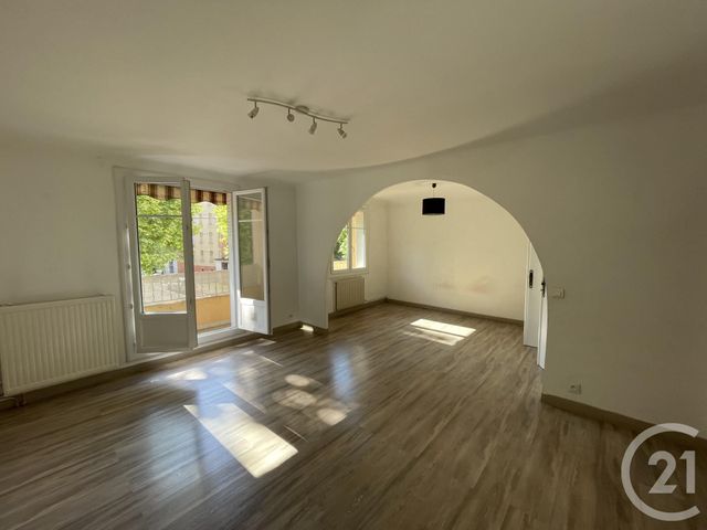 Appartement T3 à louer - 4 pièces - 71,37 m2 - Aubagne - 13 - PROVENCE-ALPES-COTE-D-AZUR