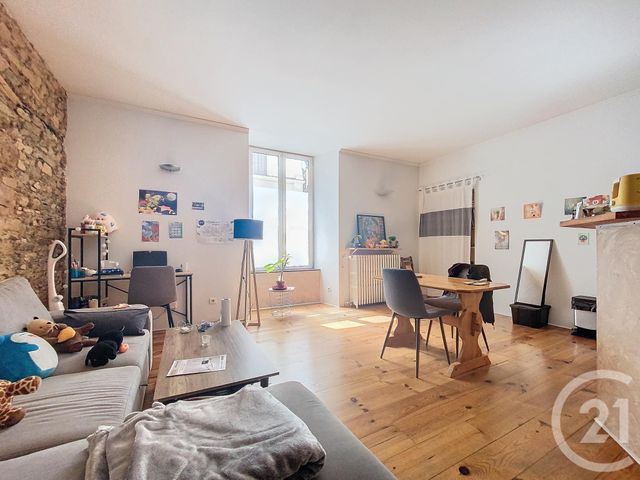 Appartement F3 à louer - 3 pièces - 68 m2 - Cholet - 49 - PAYS-DE-LOIRE