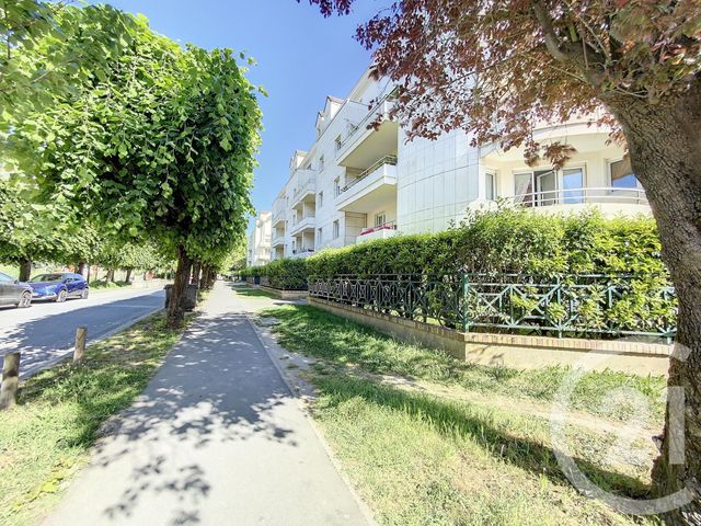 Appartement F3 à vendre - 3 pièces - 66,33 m2 - Noisy Le Grand - 93 - ILE-DE-FRANCE