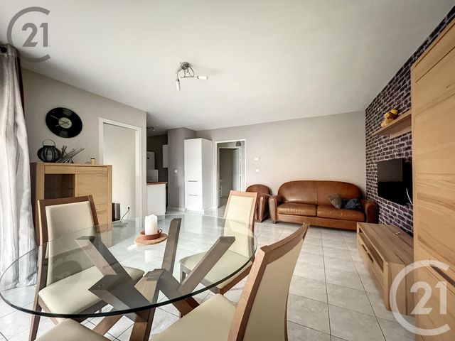 Appartement à vendre - 3 pièces - 63,81 m2 - Noisy Le Grand - 93 - ILE-DE-FRANCE