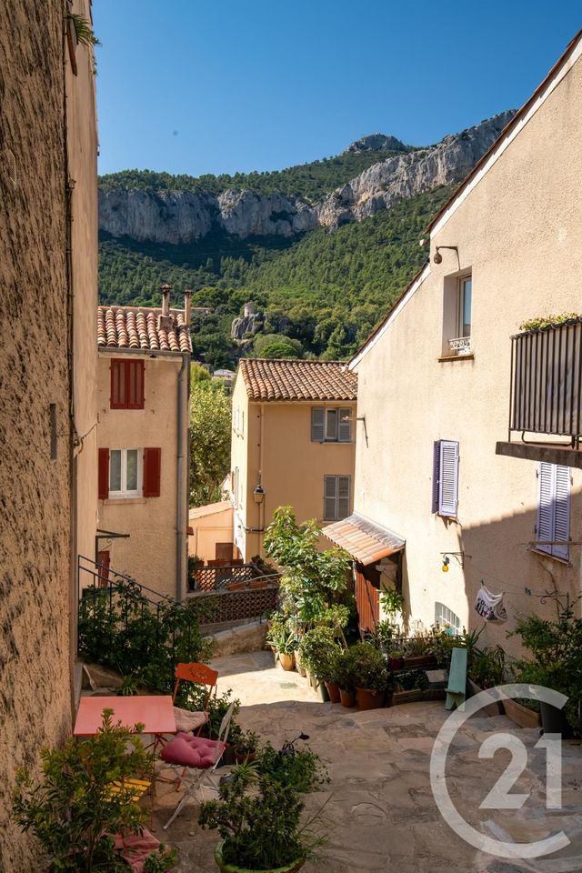 Maison à vendre - 4 pièces - 66,32 m2 - Le Revest Les Eaux - 83 - PROVENCE-ALPES-COTE-D-AZUR