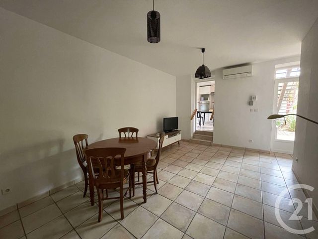 Appartement F2 à louer - 2 pièces - 45 m2 - Toulon - 83 - PROVENCE-ALPES-COTE-D-AZUR