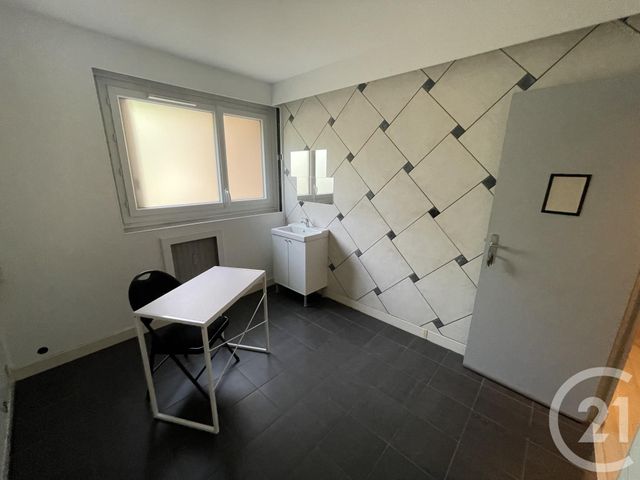 Local commercial à louer - 66.69 m2 - 91 - Essonne