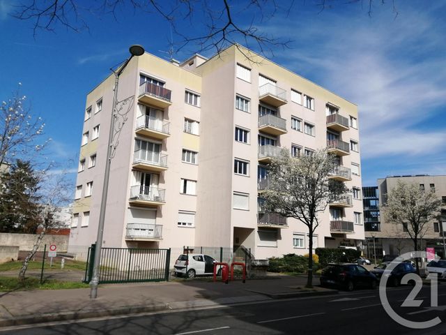 Appartement F5 à vendre ST PRIEST