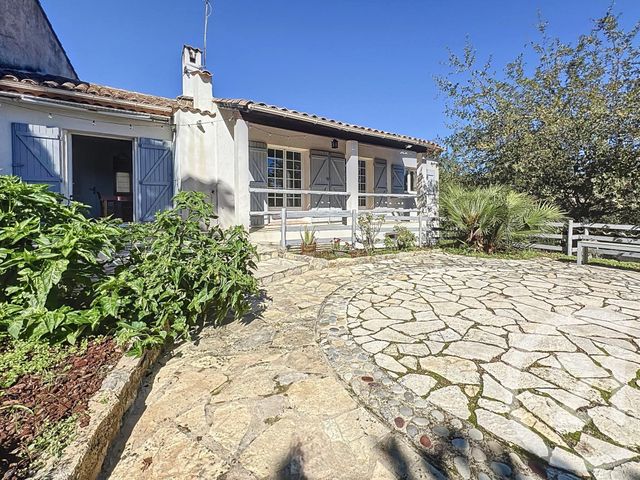 Maison à vendre - 7 pièces - 198 m2 - Mougins - 06 - PROVENCE-ALPES-COTE-D-AZUR